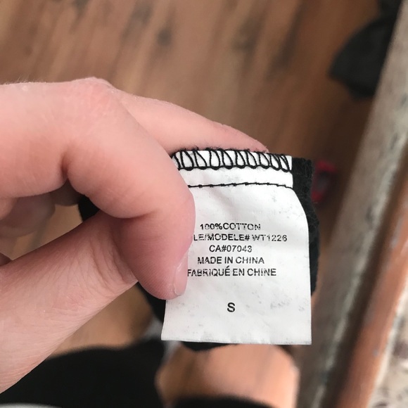 Cowl neck tank top blouse. Lace back - Picture 4 of 4